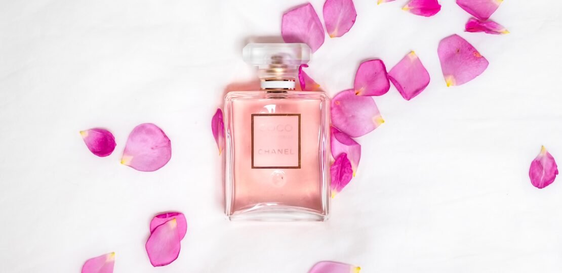 dolce-eau-de-parfum-review-a-dreamy-white-floral-experience